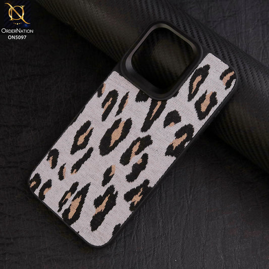 iPhone 15 Pro Max Cover - Design13 - Crazy Series - Trendy Wild Pattern Design Soft Border Protective Case