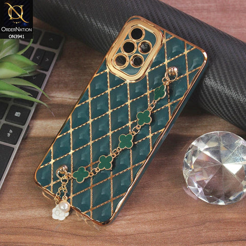 Samsung Galaxy A32 Cover - Green - Soft TPU Shiny Electroplated Golden Lines Camera Protection Case With Flower Chain Holder