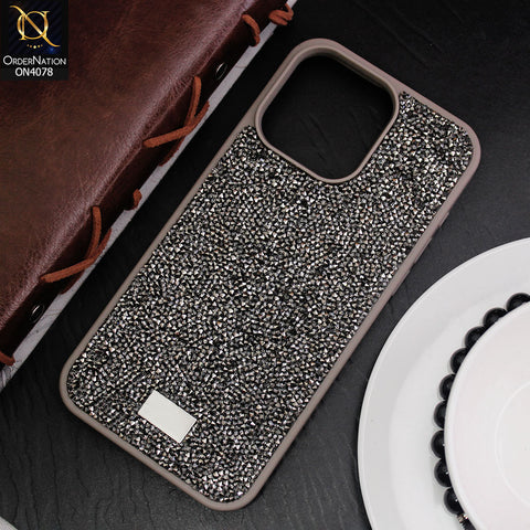 iPhone 15 Pro Max Cover - Gray - Beautiful crystallized soft case with brillant display of sparkles. This case is coverd with glittering crystals gleaming