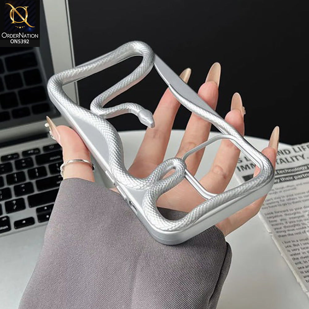iPhone 11 Cover - Silver -  New 3D Olige Hollow Shiny Plating Heat Dissipation Soft Case