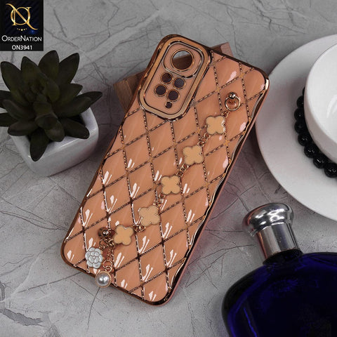 Xiaomi Redmi Note 11S Cover - Pink -  Soft TPU Shiny Electroplated Golden Lines Camera Protection Case With Flower Chain Holder