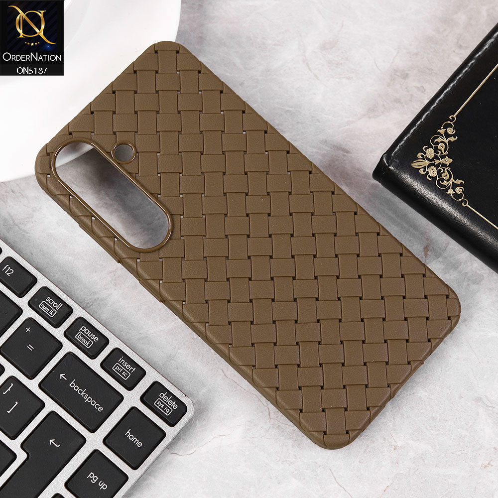 Samsung Galaxy S25 Cover - Brown - New Woven Design Leather Feel Soft TPU Case