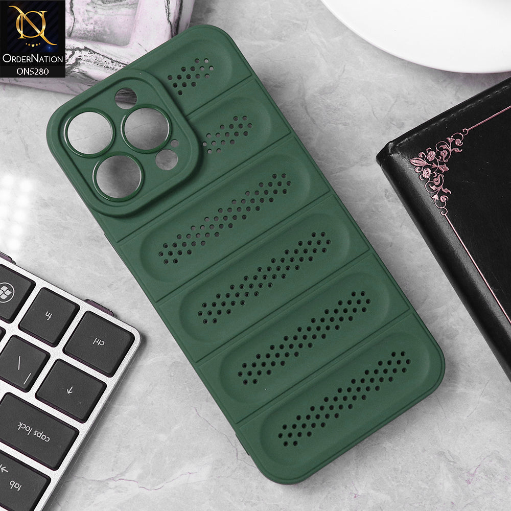 iPhone 16 Pro Max Cover - Green -Trendy Breathable Mesh Grid Net Soft Case With Camera Protection