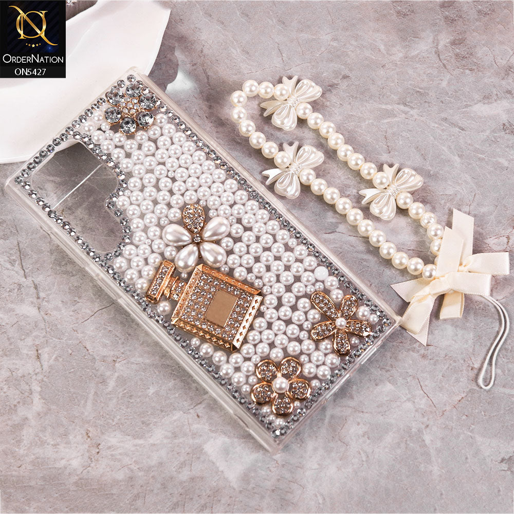 Samsung Galaxy S23 Ultra Cover - White -  Luxury Women Design Diamond And Heart Pearl Case