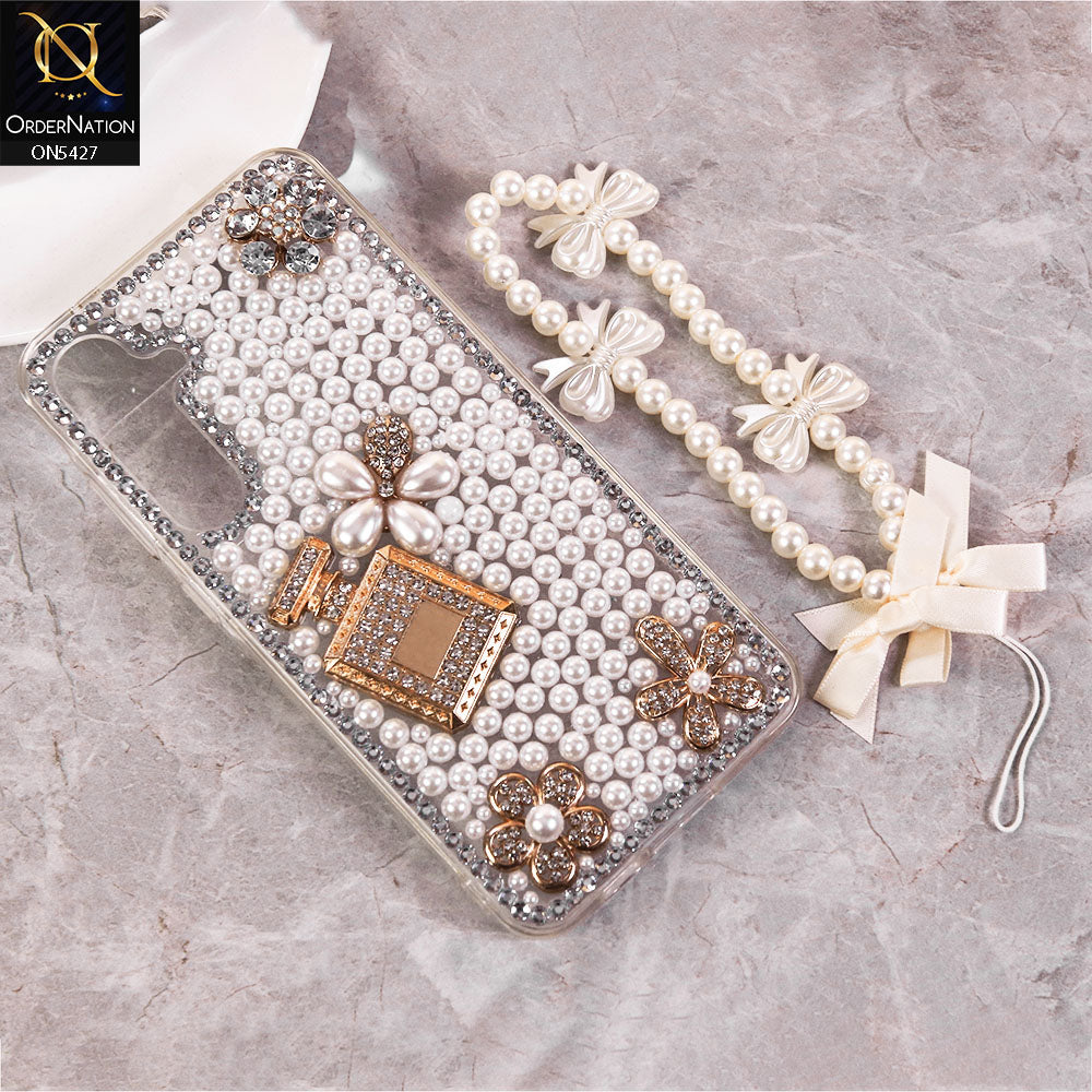 Samsung Galaxy A35 Cover - White -  Luxury Women Design Diamond And Heart Pearl Case