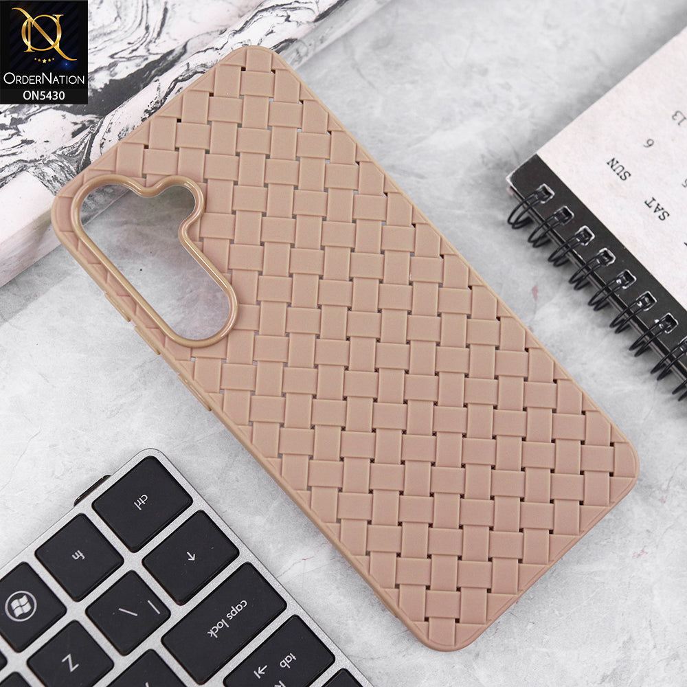 Samsung Galaxy S25 FE Cover - Light Brown - New Woven Design Leather Feel Soft TPU Case