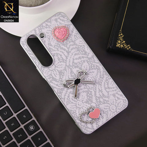 Vivo Y04 Cover - White -  Elegant Fancy 3D Rhinestomes Thin Protective Soft Borders Case
