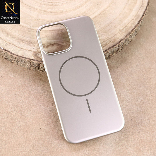 iPhone 13 Cover - White -   New Premium Quality Slim Profile Shell Case With Magsafe