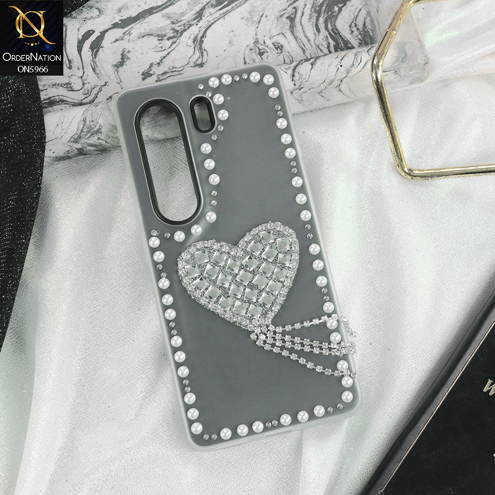 Tecno Camon 40 Pro Cover - Black -  Stuninng Pearls And Heart Shaped RhineStones Hard Case With Double Protective Layers
