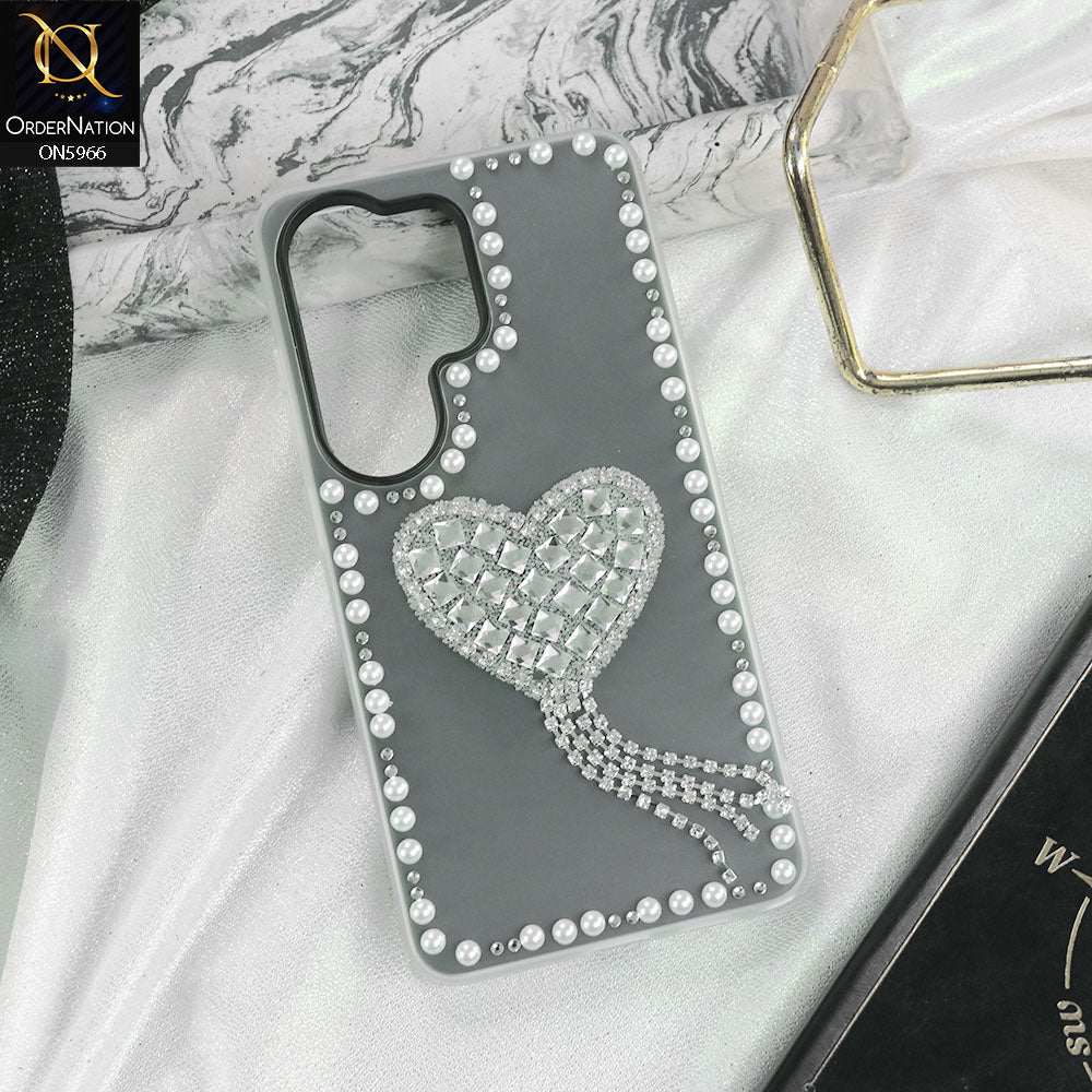 Samsung Galaxy S26 Ultra Cover - Black -  Stuninng Pearls And Heart Shaped RhineStones Hard Case With Double Protective Layers