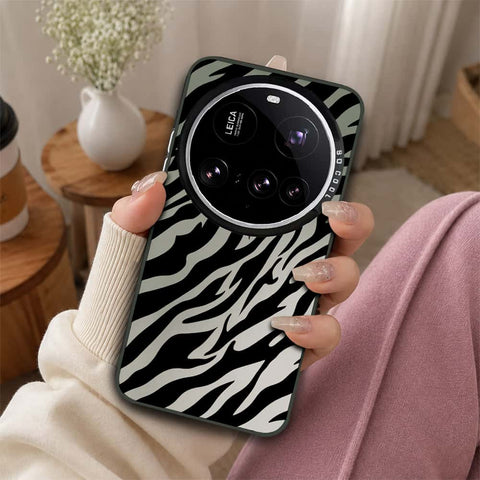Xiaomi 15 Ultra Cover - Monochrome Mood Print Series - Lightweight Frosted Pearl Finish Anti-Fingerprint Shockproof Soft Borders Case