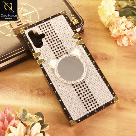 Samsung Galaxy A06 Cover -  White - New Glamorous Bling Phone Cover with Crystal Animal Design Ring Holder