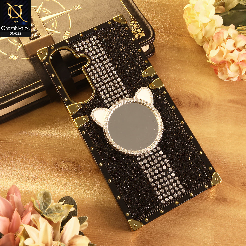 Samsung Galaxy M17 Cover -  Black - New Glamorous Bling Phone Cover with Crystal Animal Design Ring Holder