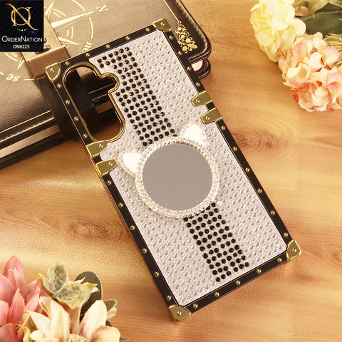 Samsung Galaxy A26 Cover -  White - New Glamorous Bling Phone Cover with Crystal Animal Design Ring Holder