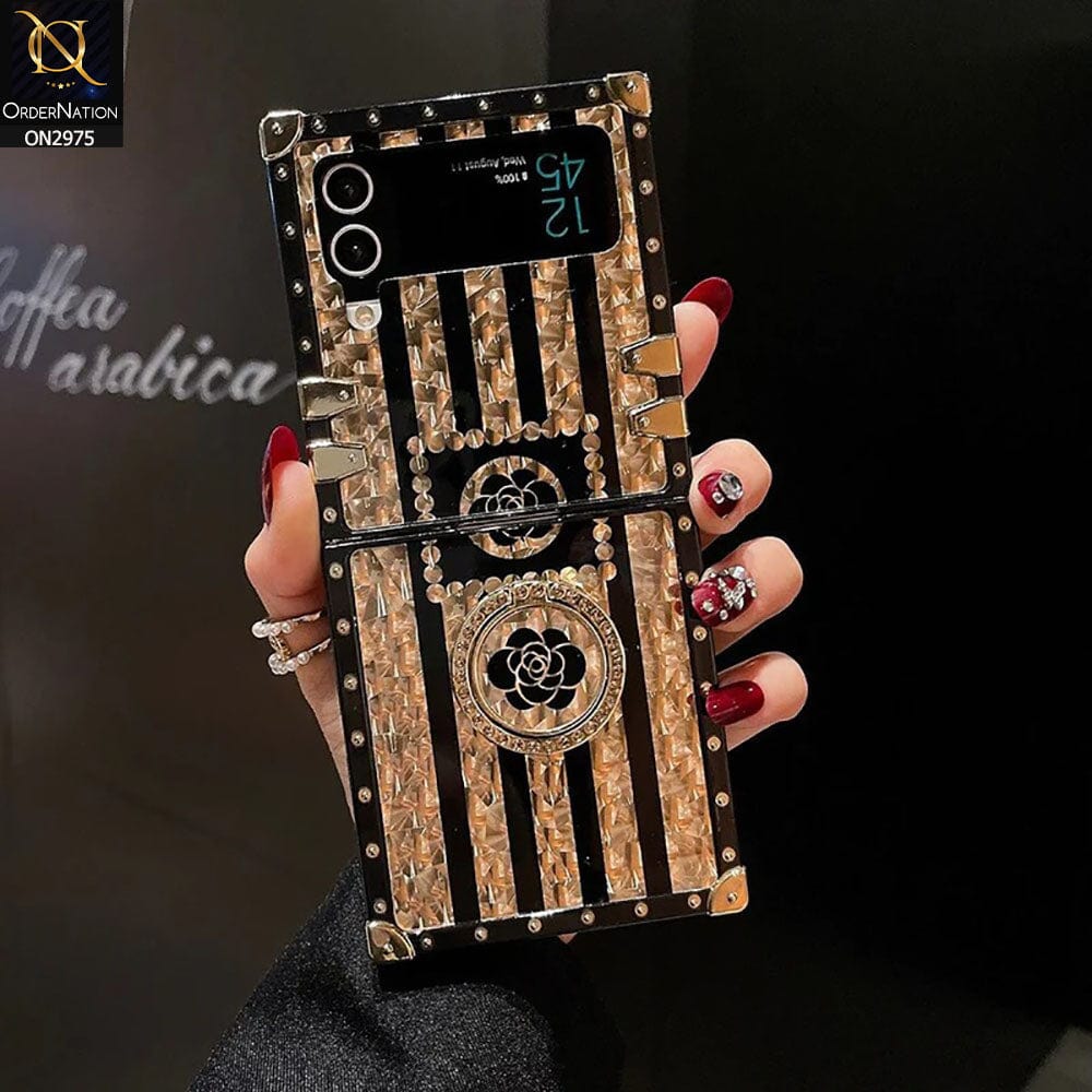 Samsung Galaxy Z Flip 4 5G Cover - Design 2 - 3D illusion Gold Flowers Soft Trunk Case With Ring Holder
