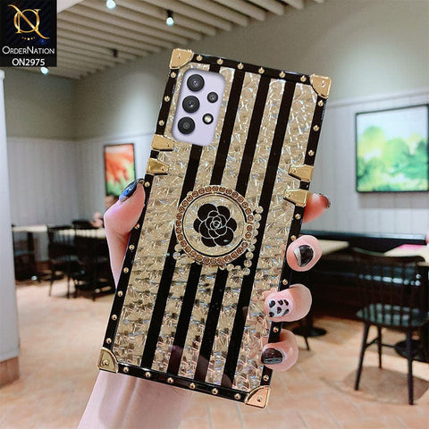 Samsung Galaxy A33 5G Cover - Design 2 - 3D illusion Gold Flowers Soft Trunk Case With Ring Holder