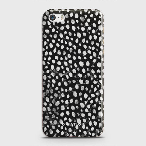 iPhone 5s Cover - Bold Dots Series - Matte Finish - Snap On Hard Case with LifeTime Colors Guarantee
