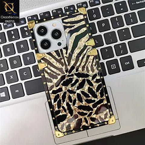 Samsung Galaxy S22 Ultra 5G Cover - Design 2 - 3D illusion Gold  Soft Trunk Case ( Without Ring Holder )