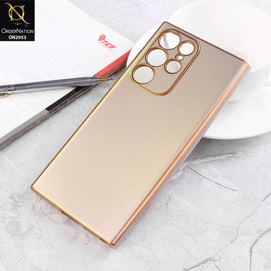 Samsung Galaxy S22 Ultra 5G Cover - Golden - Soft Gold Plated Color Borders Camera Protection Back Case