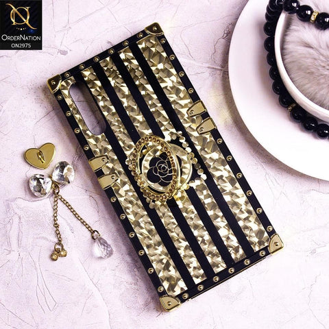 Samsung Galaxy A50 Cover - Design 2 - 3D illusion Gold Flowers Soft Trunk Case With Ring Holder