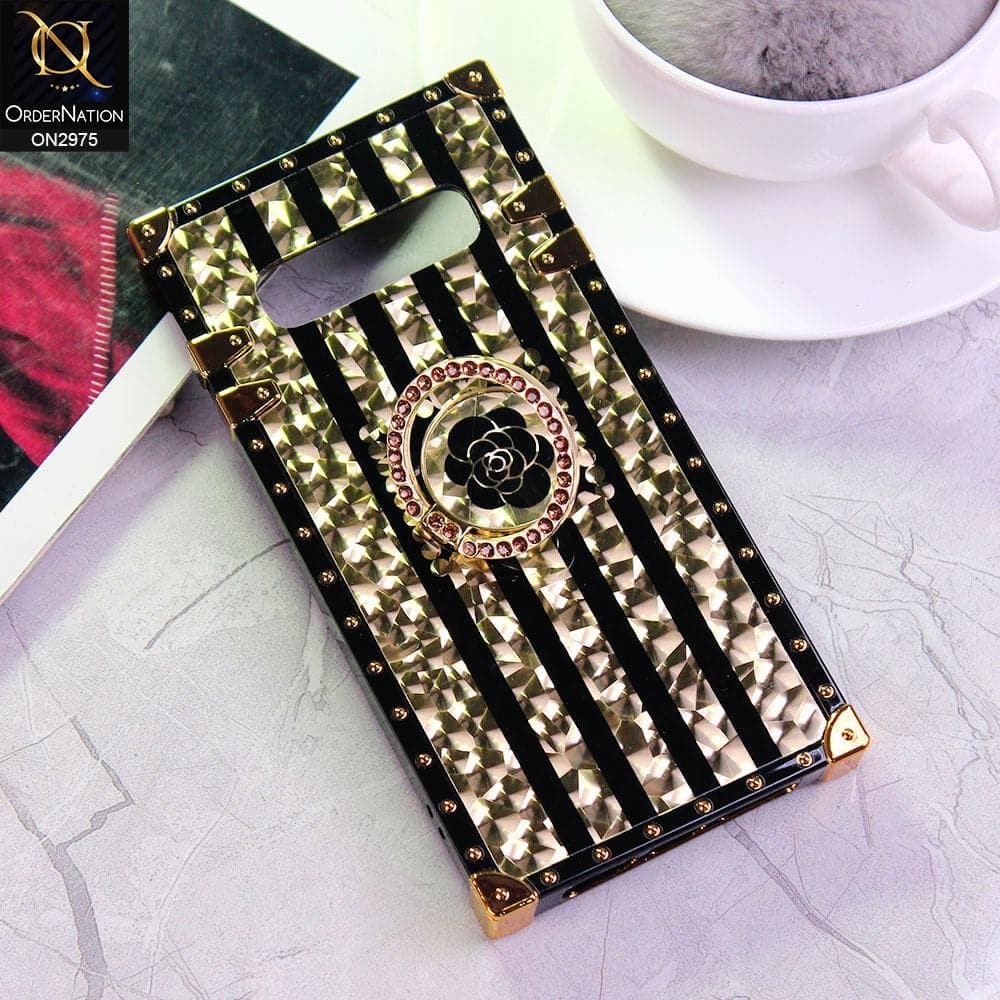 Samsung Galaxy S10 Plus Cover Design 3D illusion Gold