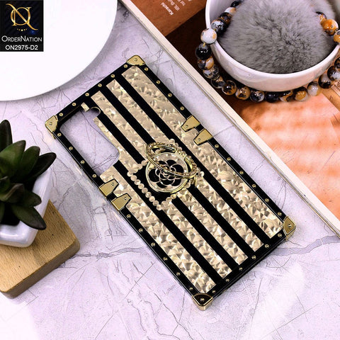 Samsung Galaxy S21 FE 5G Cover - Design 2 - 3D illusion Gold Flowers Soft Trunk Case With Ring Holder