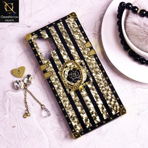 Samsung Galaxy A32 4G Cover - Design 2 - 3D illusion Gold Flowers Soft Trunk Case With Ring Holder