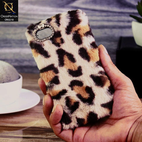 iPhone SE 2020 Cover - White - Luxury 3D Soft Camera Rhinestone Fluffy Case