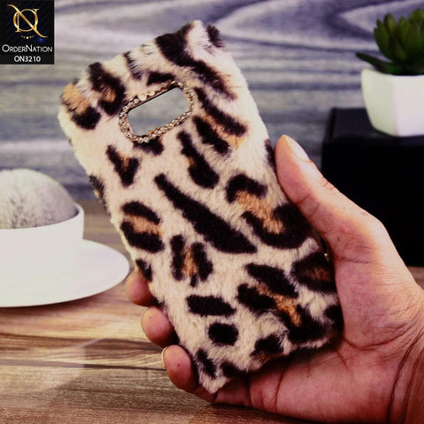 Samsung Galaxy S8 Plus Cover - White - Luxury 3D Soft Camera Rhinestone Fluffy Case