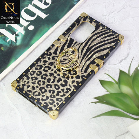 Oppo Reno 6 Cover - Design1 - Trendy Stripes Pattern Golden Square Case With Matching Bling Ring Holder