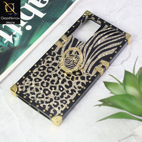 Oppo Reno 6 Pro 5G Cover - Design1 - Trendy Stripes Pattern Golden Square Case With Matching Bling Ring Holder