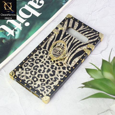 Samsung Galaxy S10 Plus Cover - Design1 - Trendy Stripes Pattern Golden Square Case With Matching Bling Ring Holder