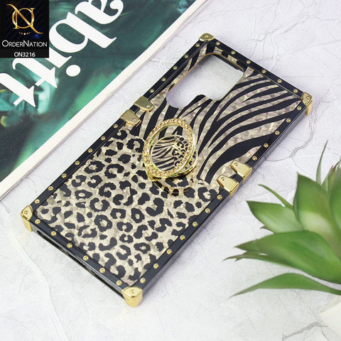 Samsung Galaxy S22 Ultra 5G Cover - Design1 - Trendy Stripes Pattern Golden Square Case With Matching Bling Ring Holder
