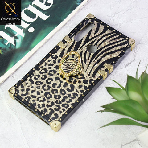 Huawei Y9 Prime 2019 Cover - Design1 - Trendy Stripes Pattern Golden Square Case With Matching Bling Ring Holder