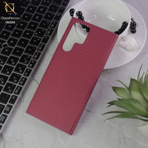 Samsung Galaxy S22 Ultra 5G Cover - Burgundy - Carbon Fiber Texture Soft Silicone Case