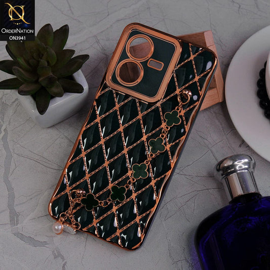 Vivo Y22s Cover - Green -  Soft TPU Shiny Electroplated Golden Lines Camera Protection Case With Flower Chain Holder