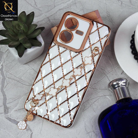 Vivo Y22s Cover - White -  Soft TPU Shiny Electroplated Golden Lines Camera Protection Case With Flower Chain Holder