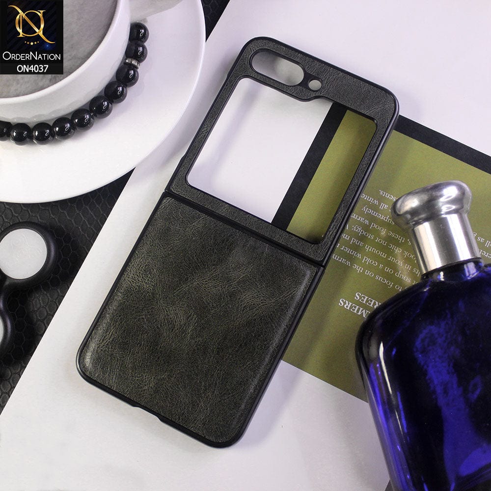 Samsung Galaxy Z Flip 5 5G Cover - Gray -  New Luxury Vintage Leather Texture Hard Case