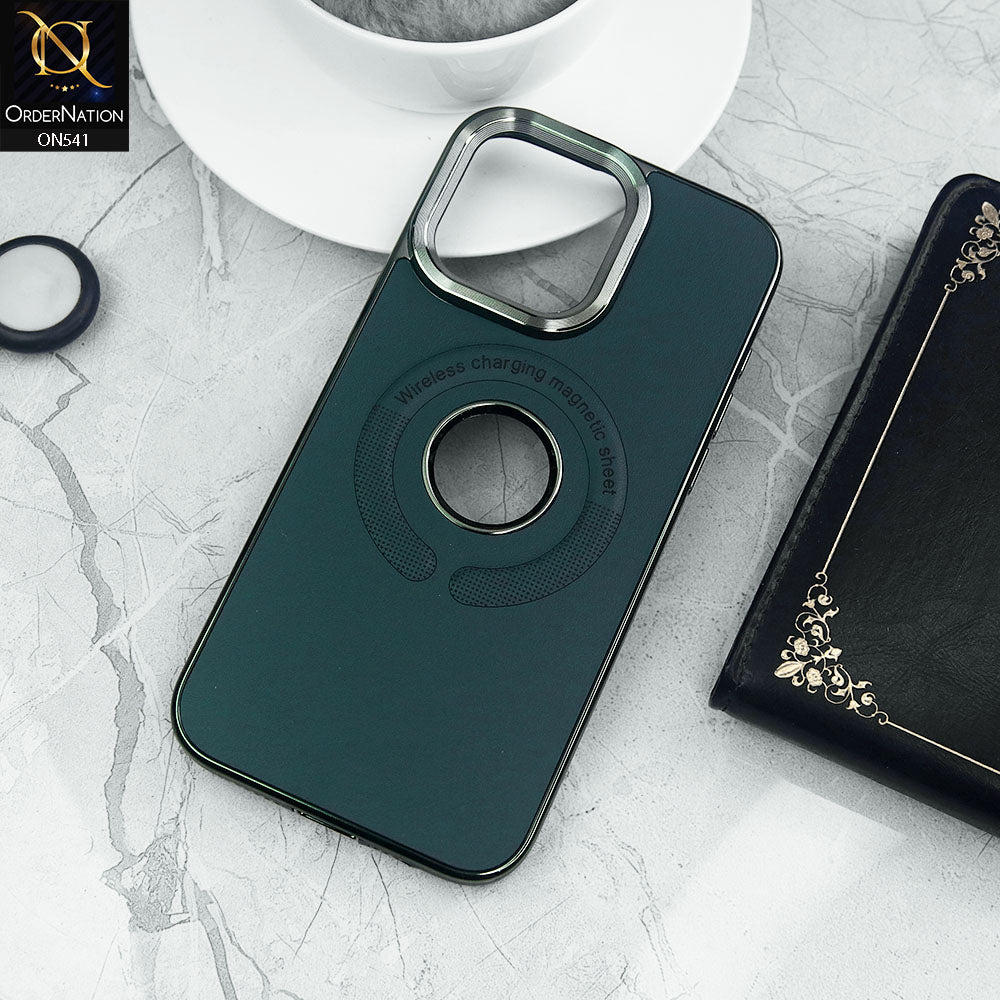 iPhone 15 Pro Max Cover - Green - Wireless Charging Magnetic Sheet Electroplating Borders Leather Shockproof Soft Case