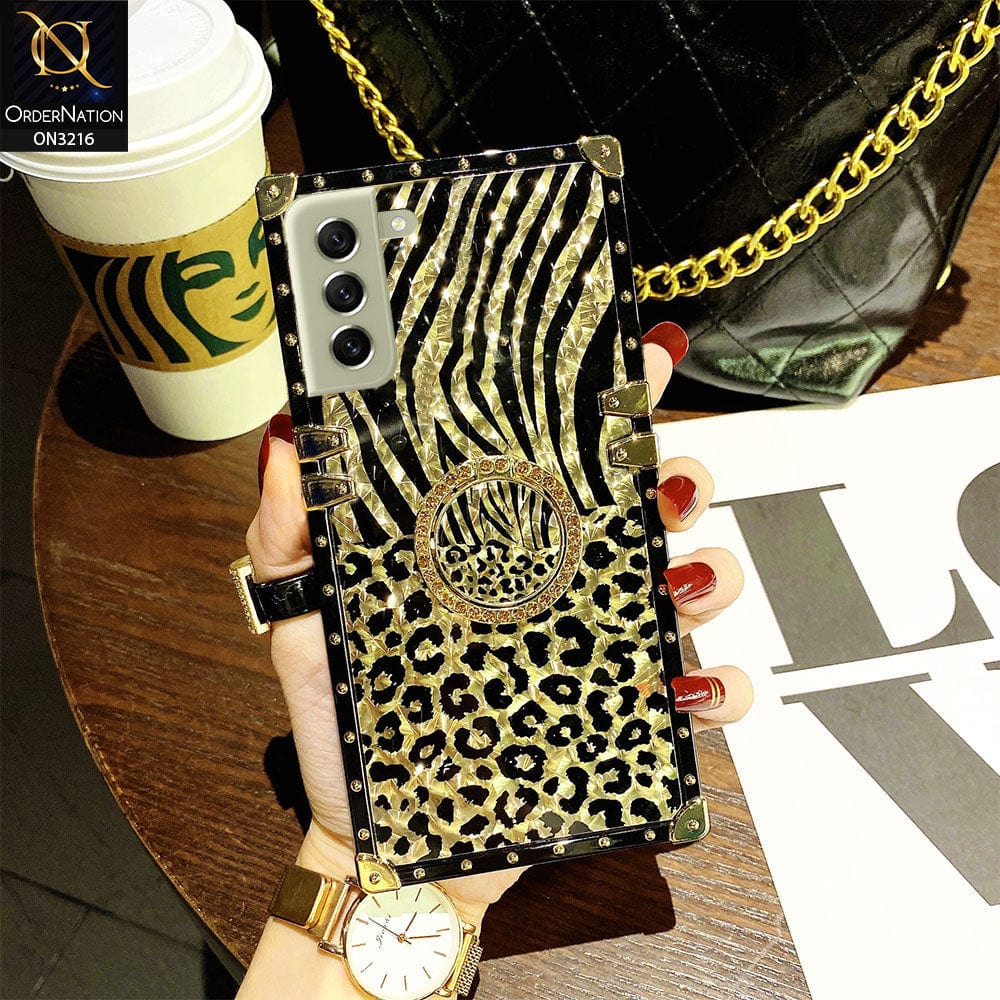 Samsung Galaxy S22 5G Cover - Design1 - Trendy Stripes Pattern Golden Square Case With Matching Bling Ring Holder